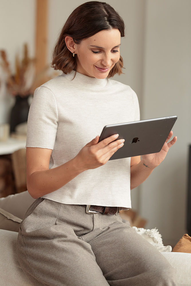 Makeup: Miriam Spiegel 2325