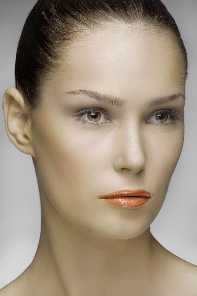 Makeup: Kyra Tazi 532