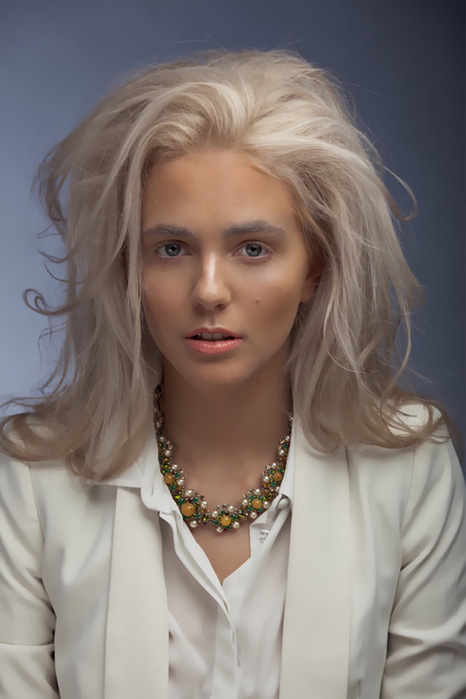 Makeup: Annika Caspers 1895