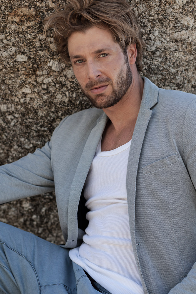 Model: Henning 32033