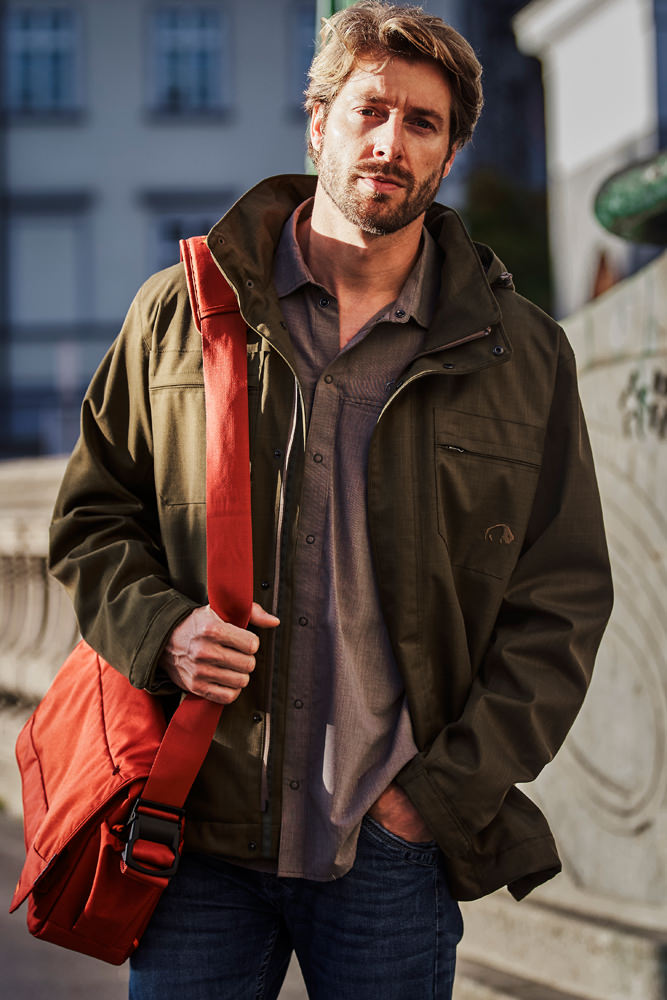 Model: Henning 46166