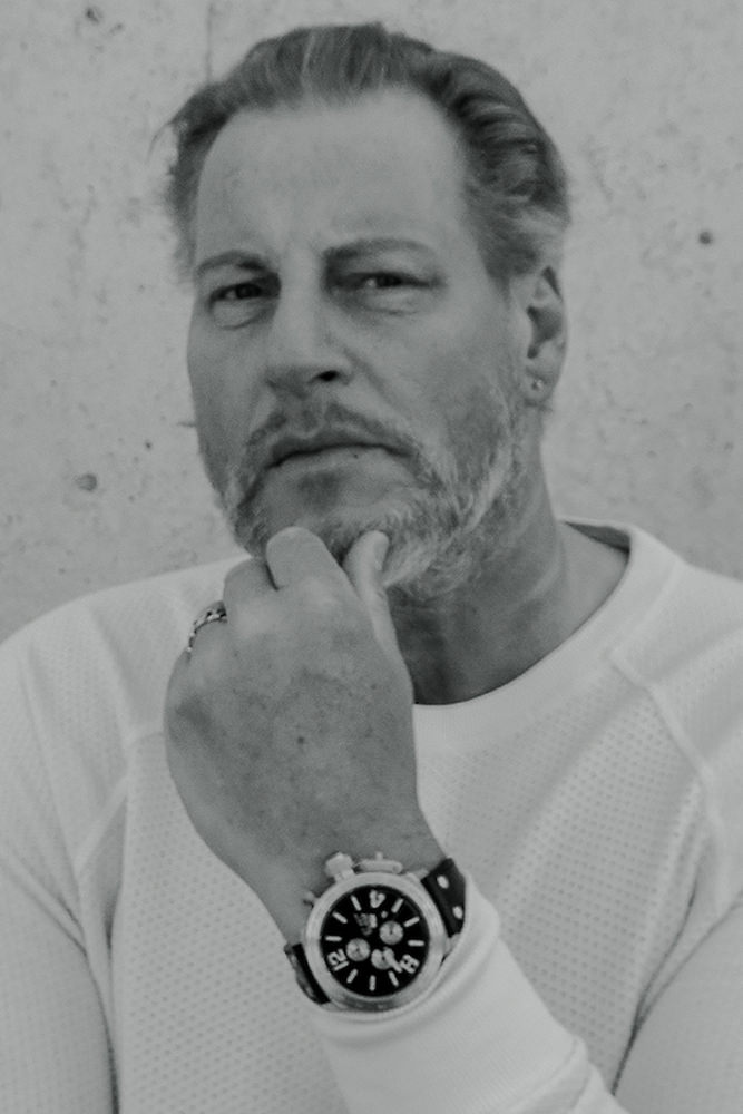 Model: Christian 40982