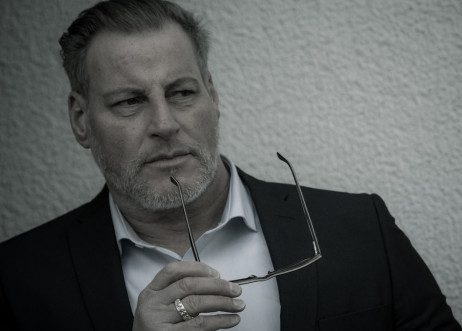 Model: Christian 47901