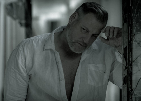 Model: Christian 53243