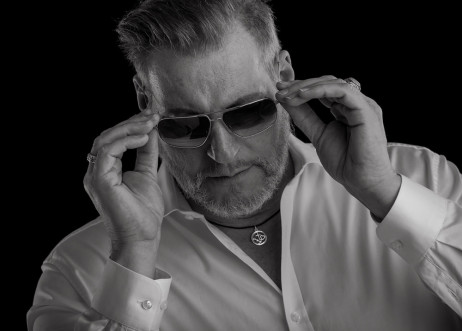 Model: Christian 57136