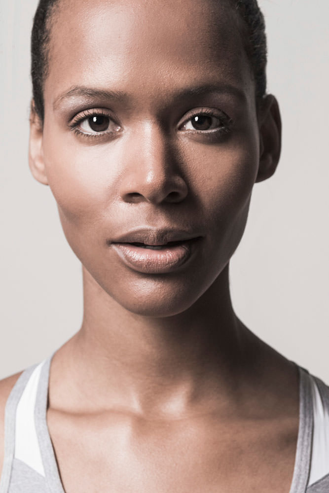 Model: Jacqueline 77858