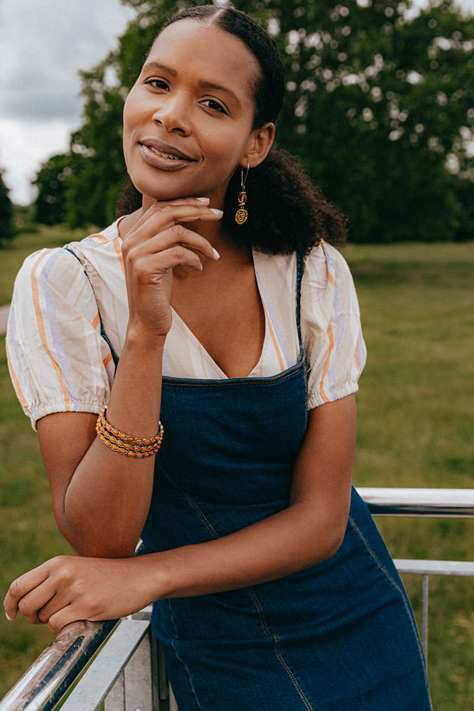 Model: Jacqueline 108470