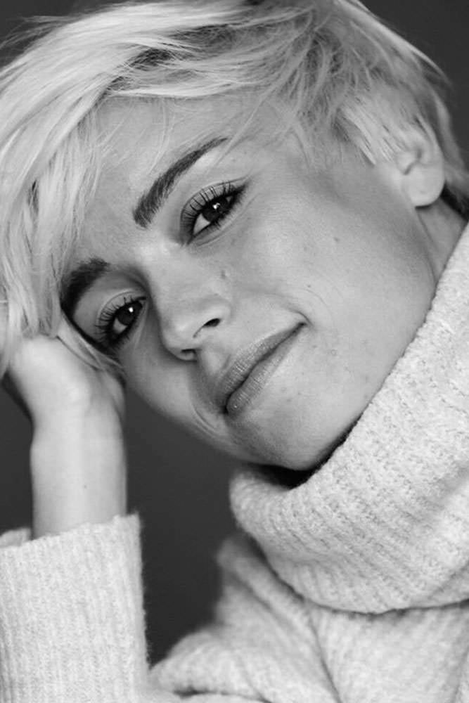 Model: Charleen 54319