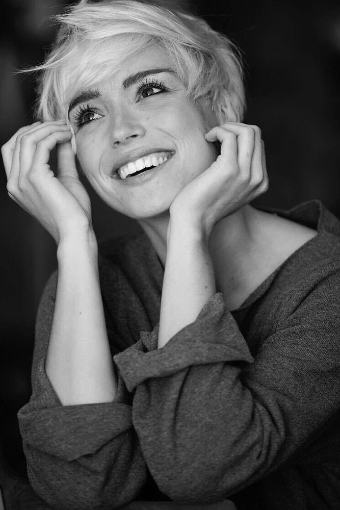 Model: Charleen 54323