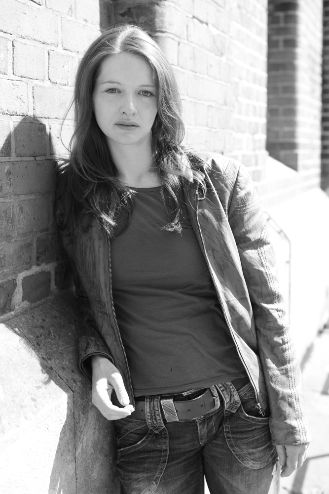 Model: Vivienne 2770