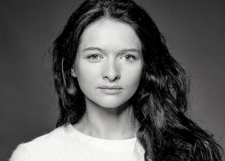 Model: Vivienne 61172