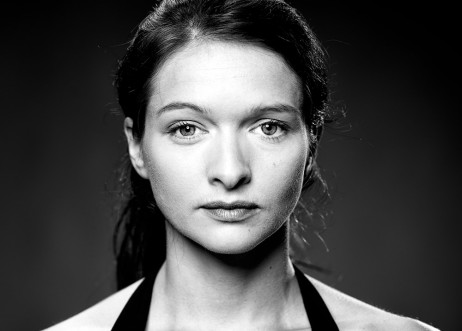 Model: Vivienne 61178