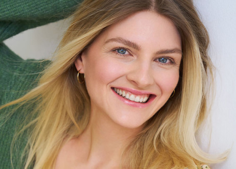 Model: Deborah 112320