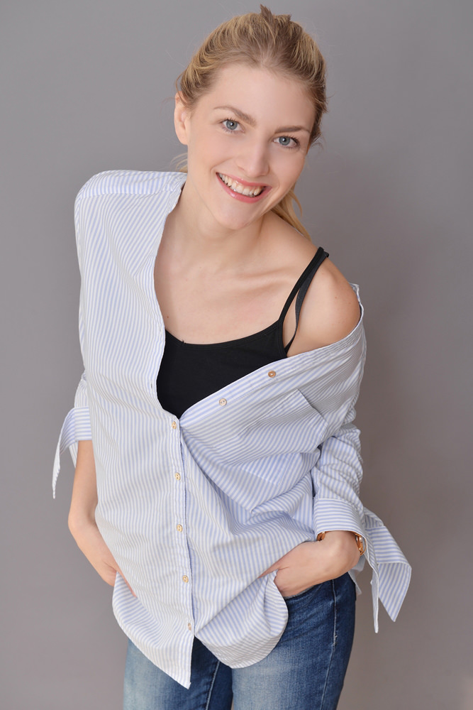 Model: Deborah 48015