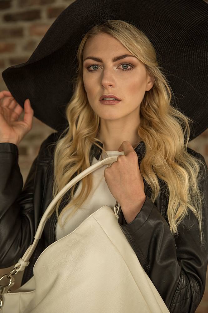 Model: Deborah 51335