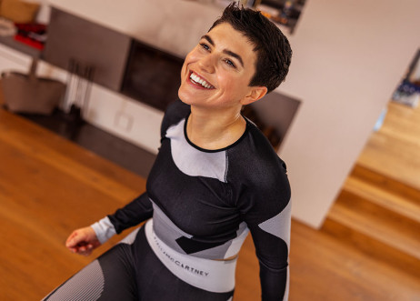 Model: Laura-Marie 103331