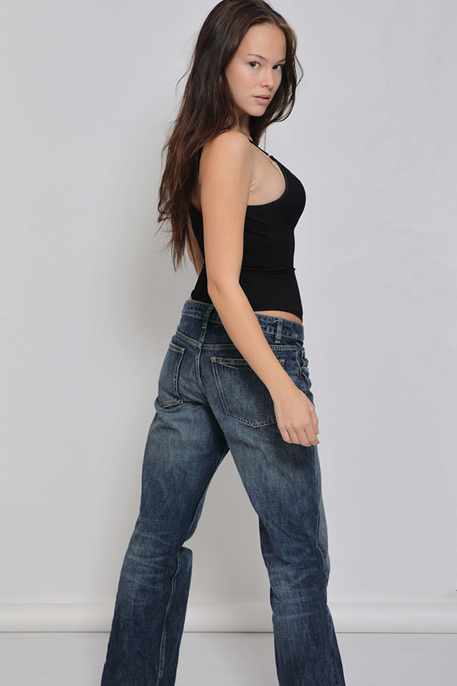 Model: Carla 122132