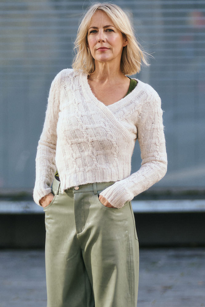 Model: Melanie 105672