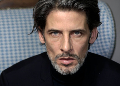 Model: Christian 85823