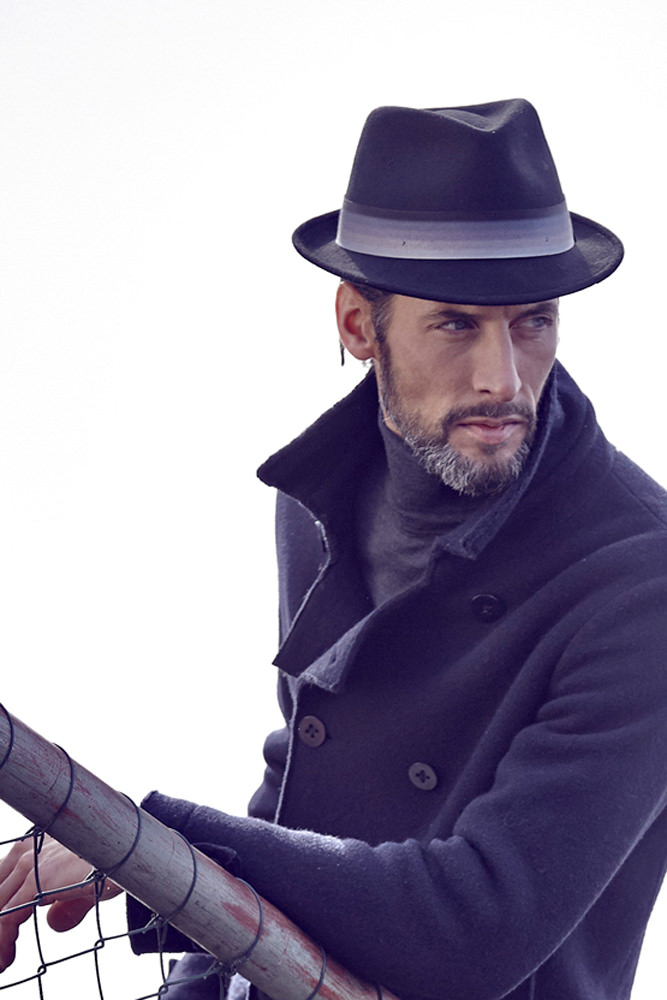 Model: Christian 31906