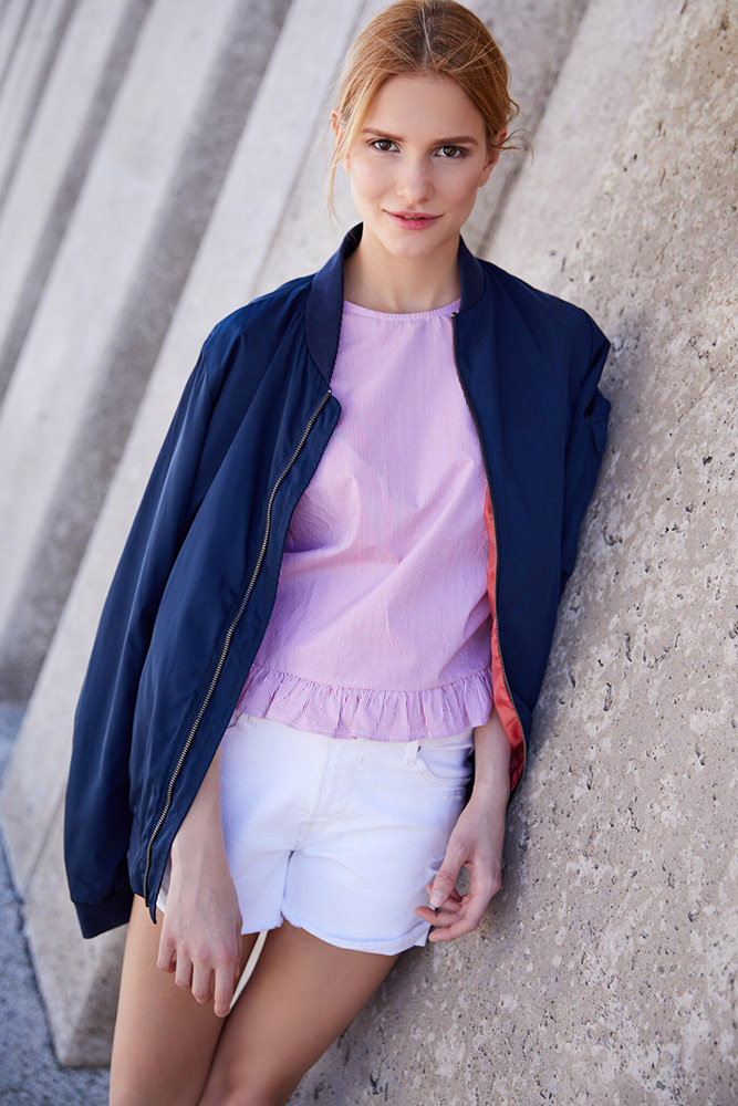 Model: Veronika 64064