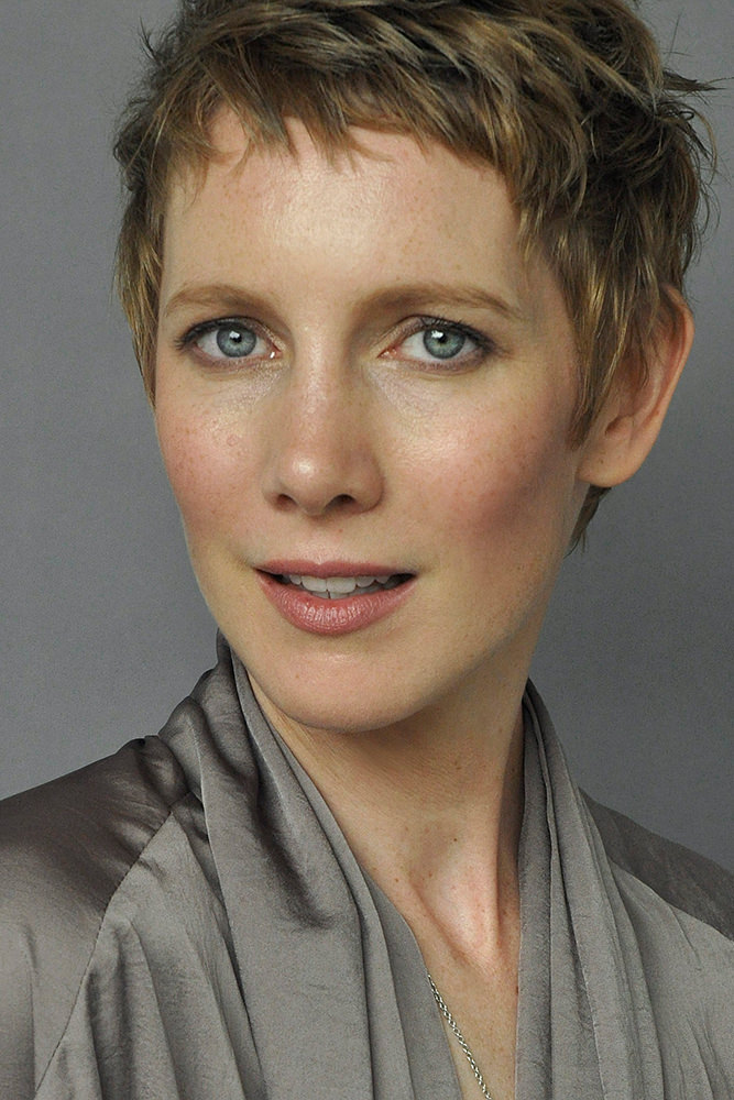 Model: Angelika 54698