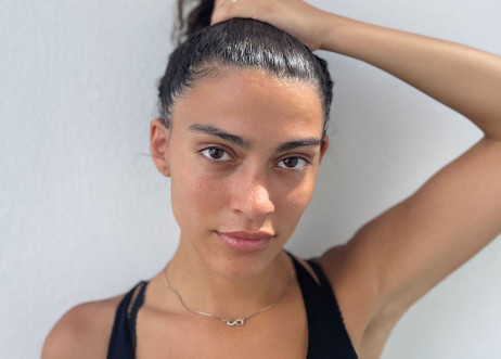 Model: Esther 112368