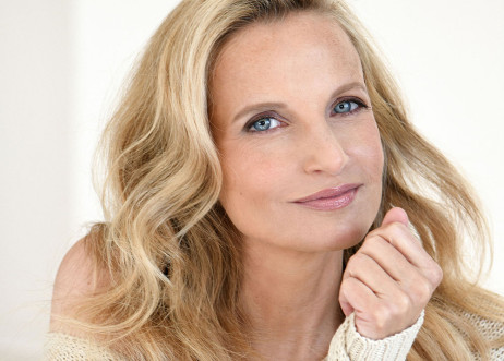Model: Bianca 82940