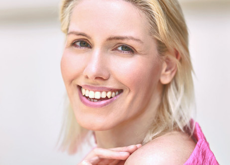 Model: Nadine 111097