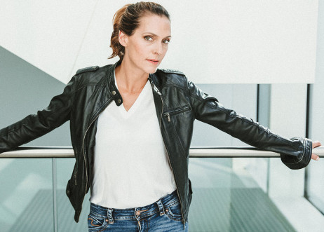 Model: Caroline 100361