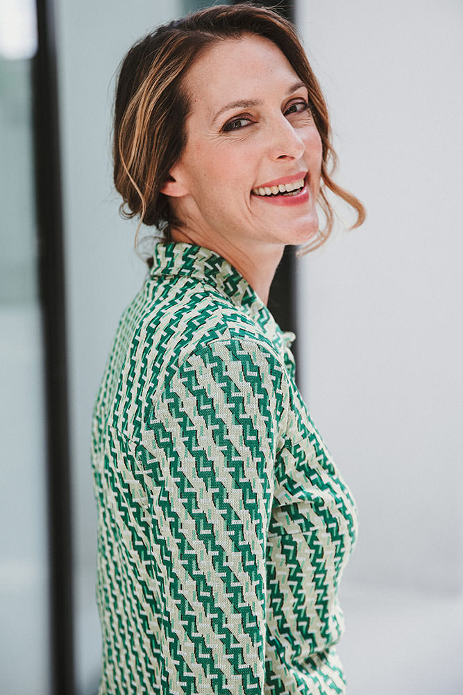 Model: Caroline 100372