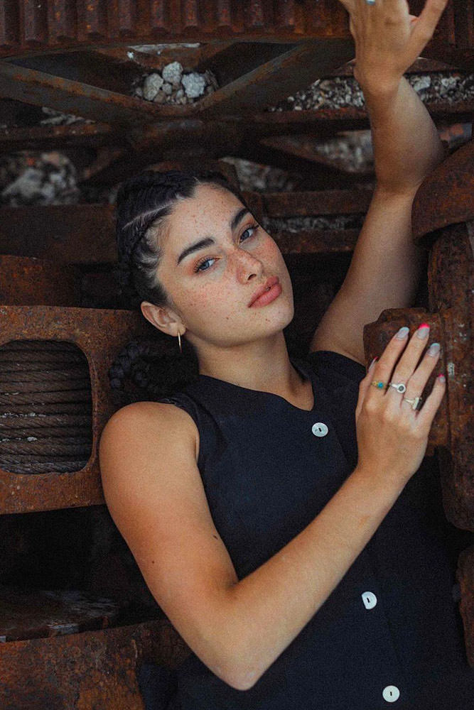 Model: Vanessa 106081