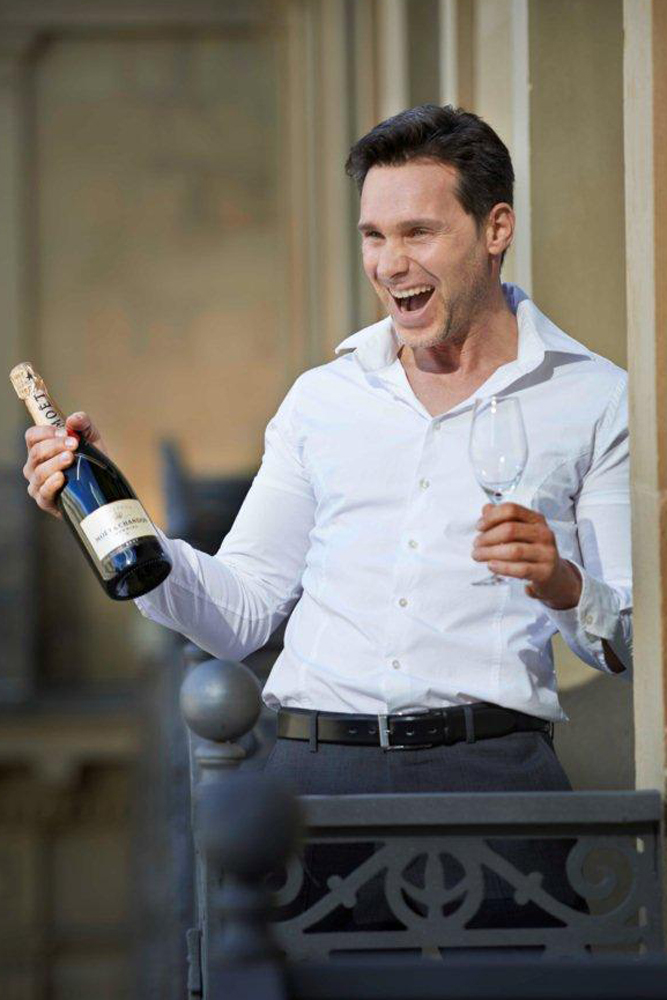 Model: Patrick 21482