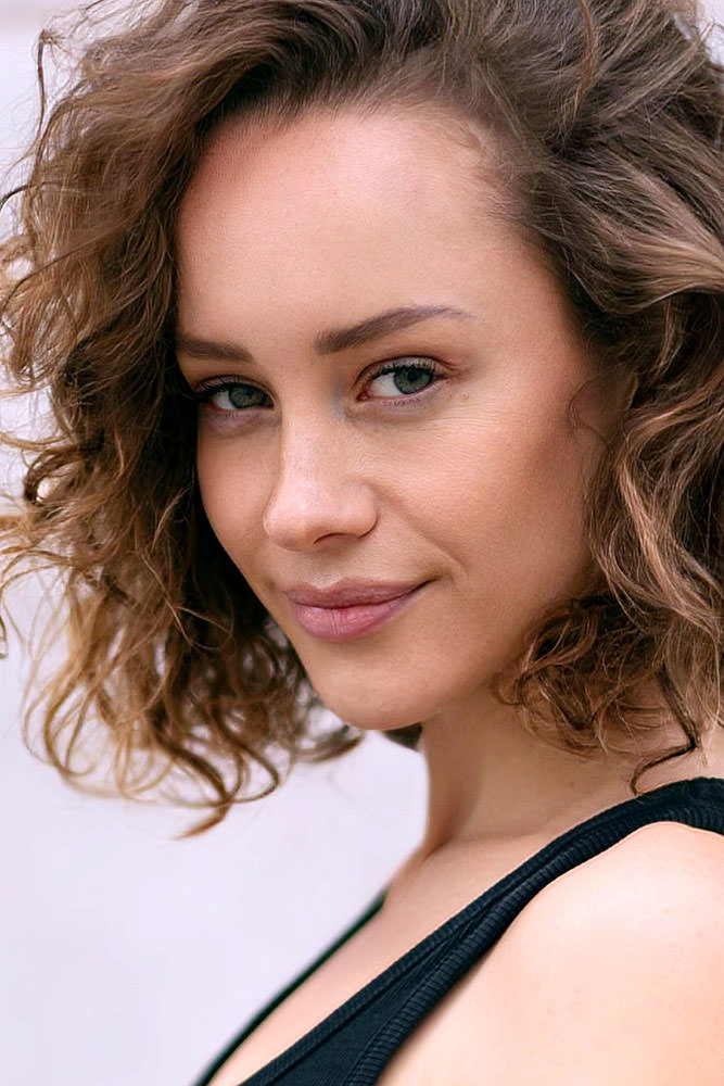 Model: Laura Julie 114071