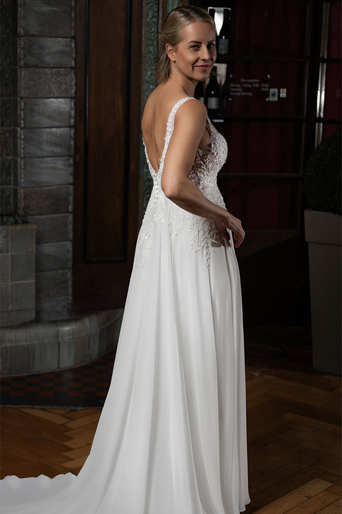 Model: Leonie 105501