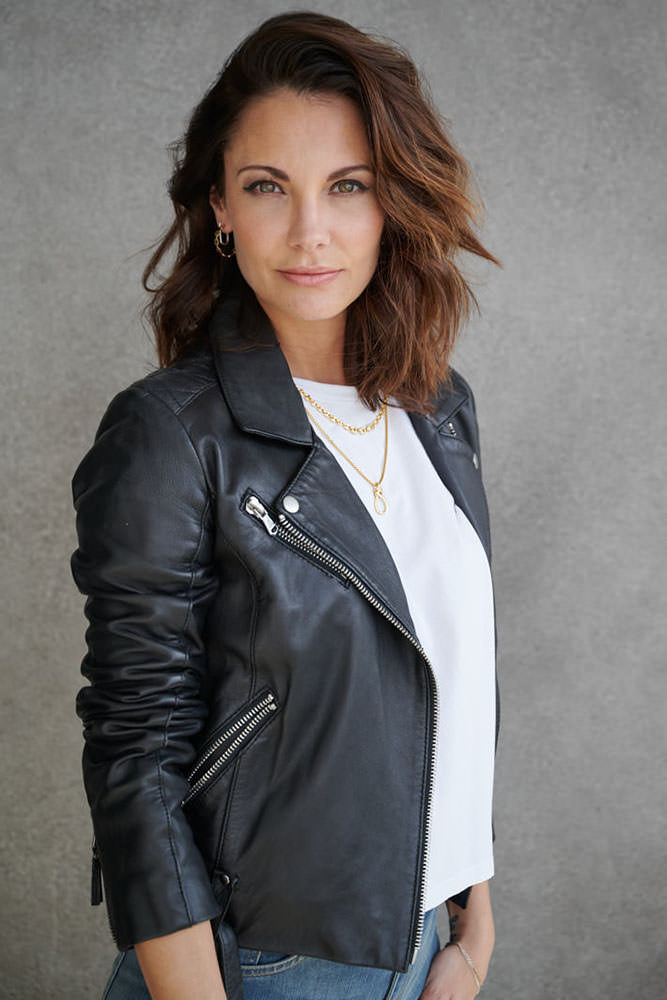 Model: Simone 87464