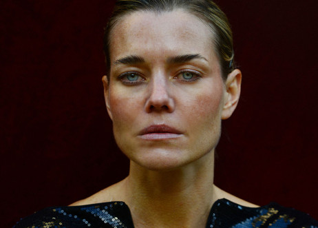 Model: Christine 115840