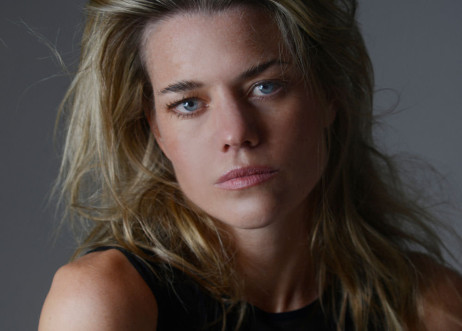 Model: Christine 115842