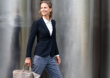 Model: Annika 102304