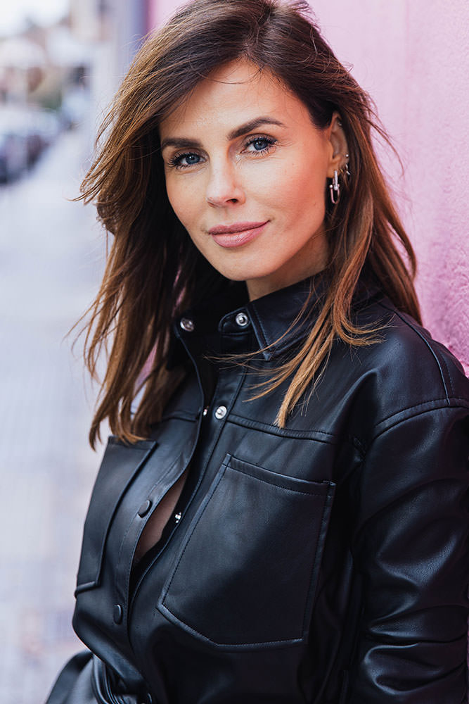 Model: Claudia 99385