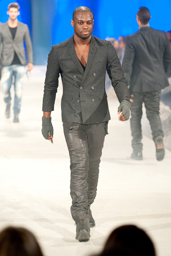 Model: Frederick 15388