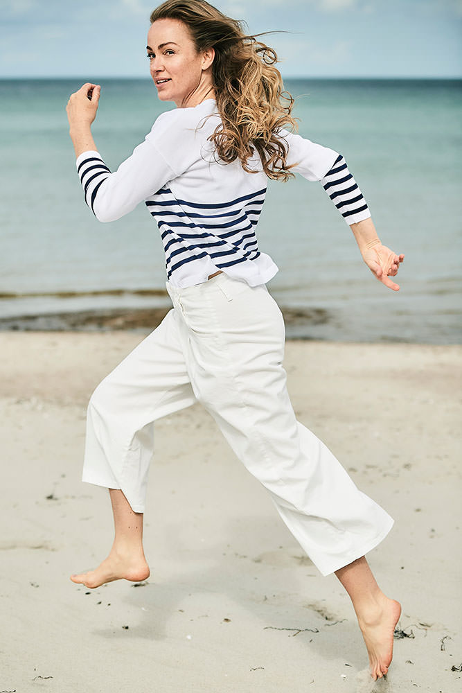 Model: Tina-Marie 72803