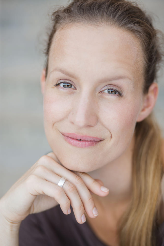 Model: Valerie 38179