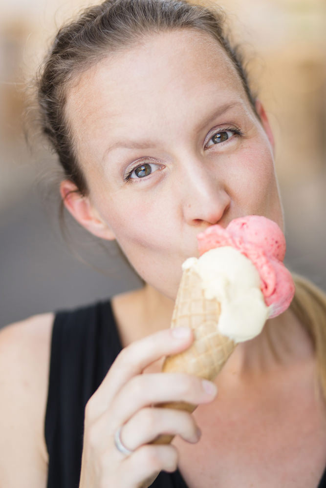 Model: Valerie 38180