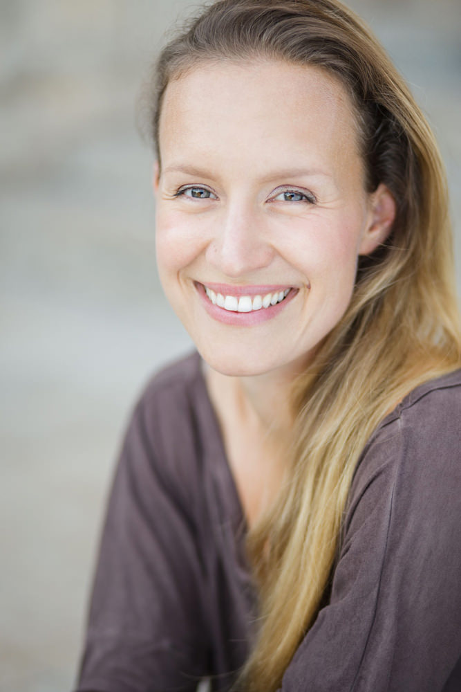 Model: Valerie 38182