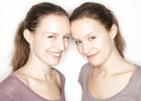 Model: Valerie 38185