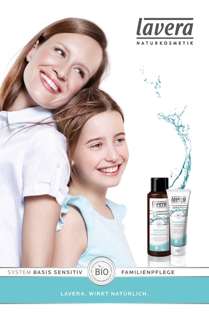 Model: Valerie 38203