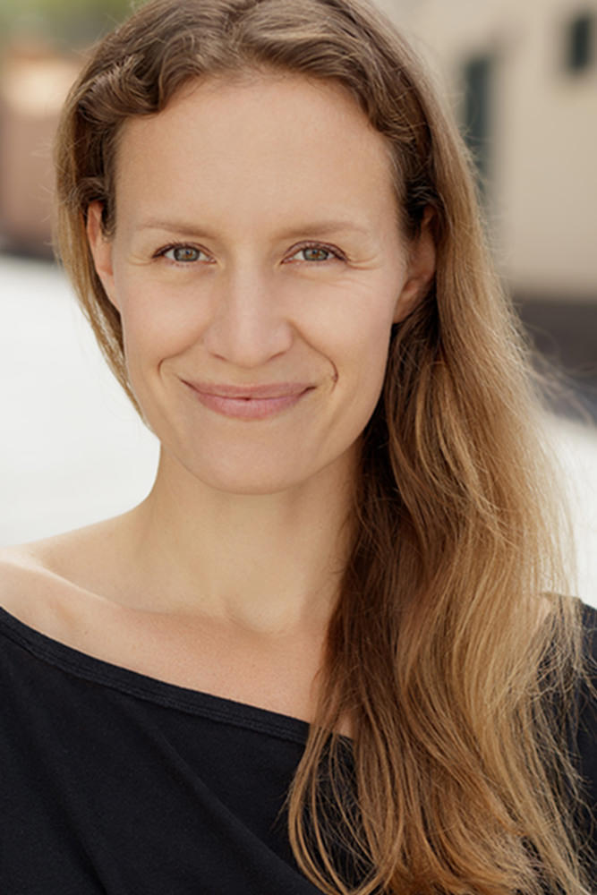 Model: Valerie 65179