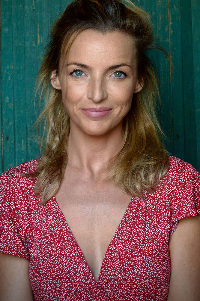 Model: Deborah 75849