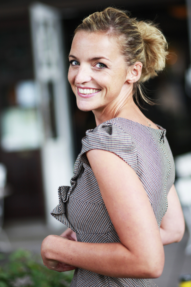 Model: Deborah 19196